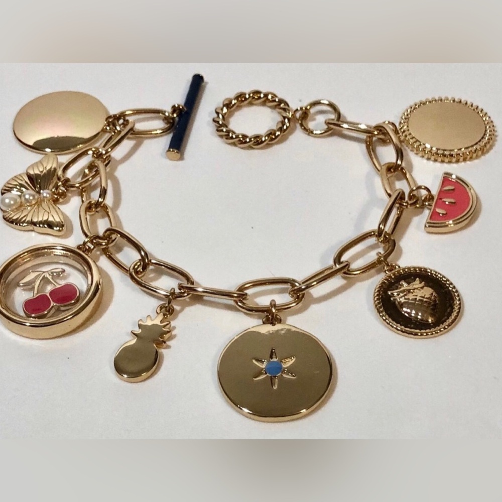 🌹🍃New Finley Gold-Tone Multi-Charm Oval Link Chunky Toggle Bracelet🍃🌹